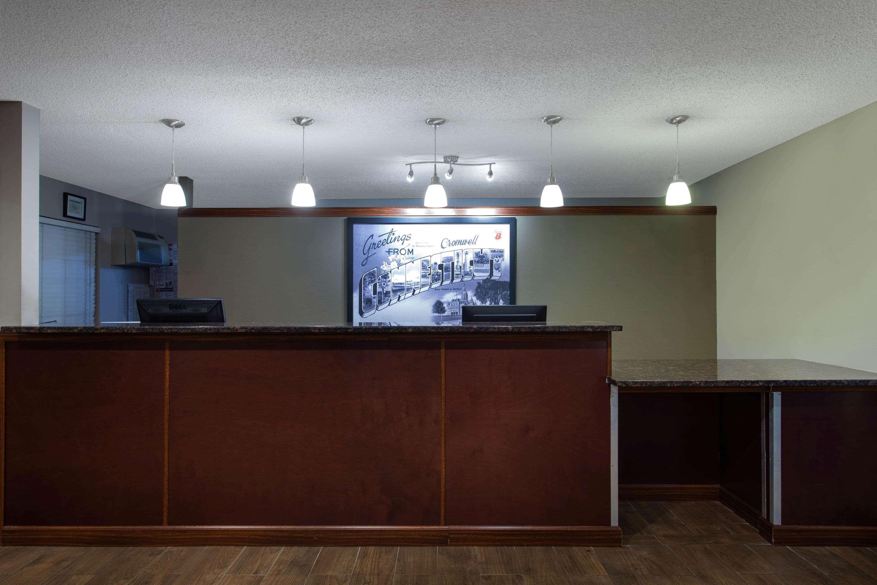 Super 8 By Wyndham Cromwell/Middletown Hotel Buitenkant foto