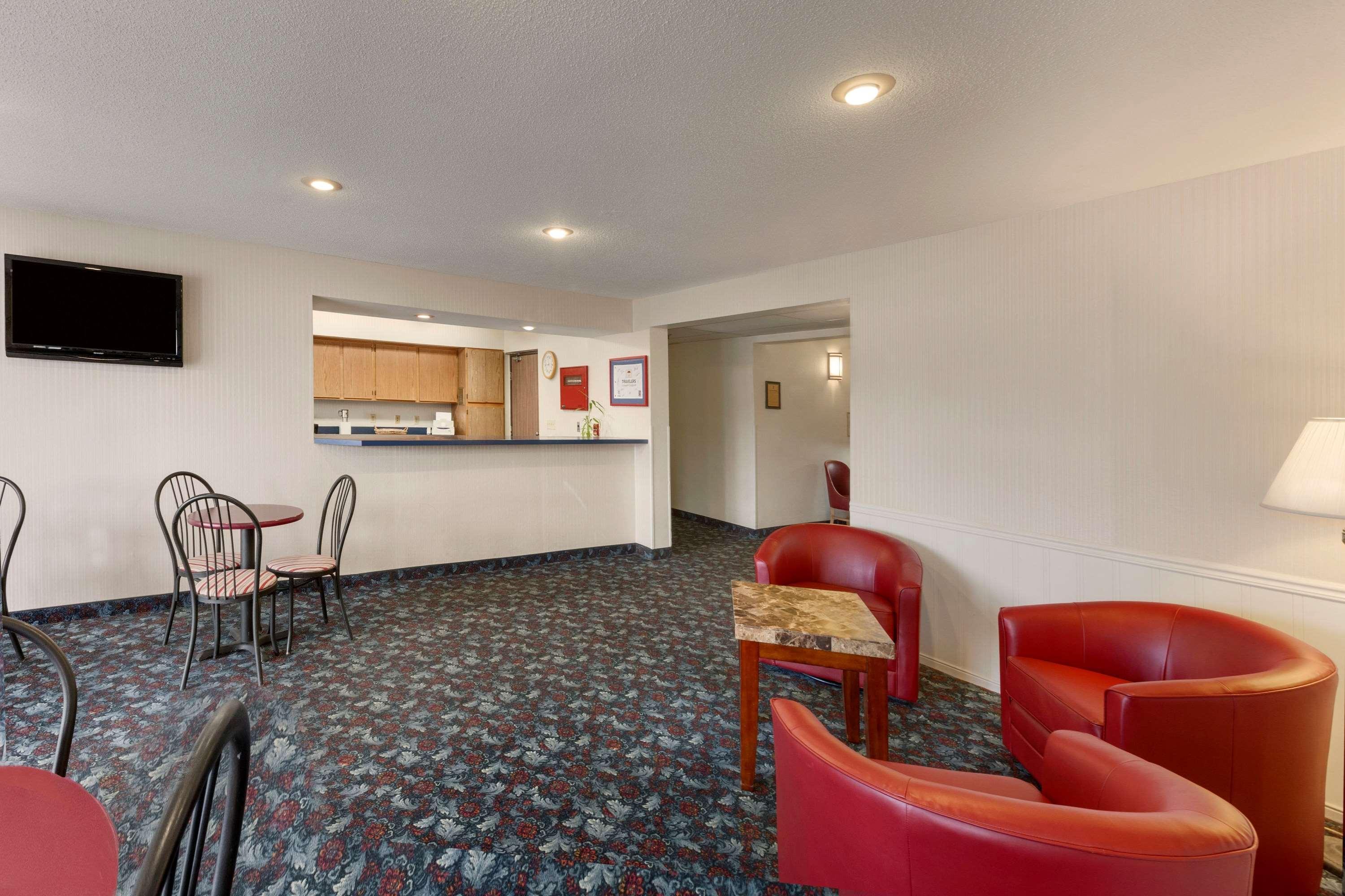 Super 8 By Wyndham Cromwell/Middletown Hotel Buitenkant foto