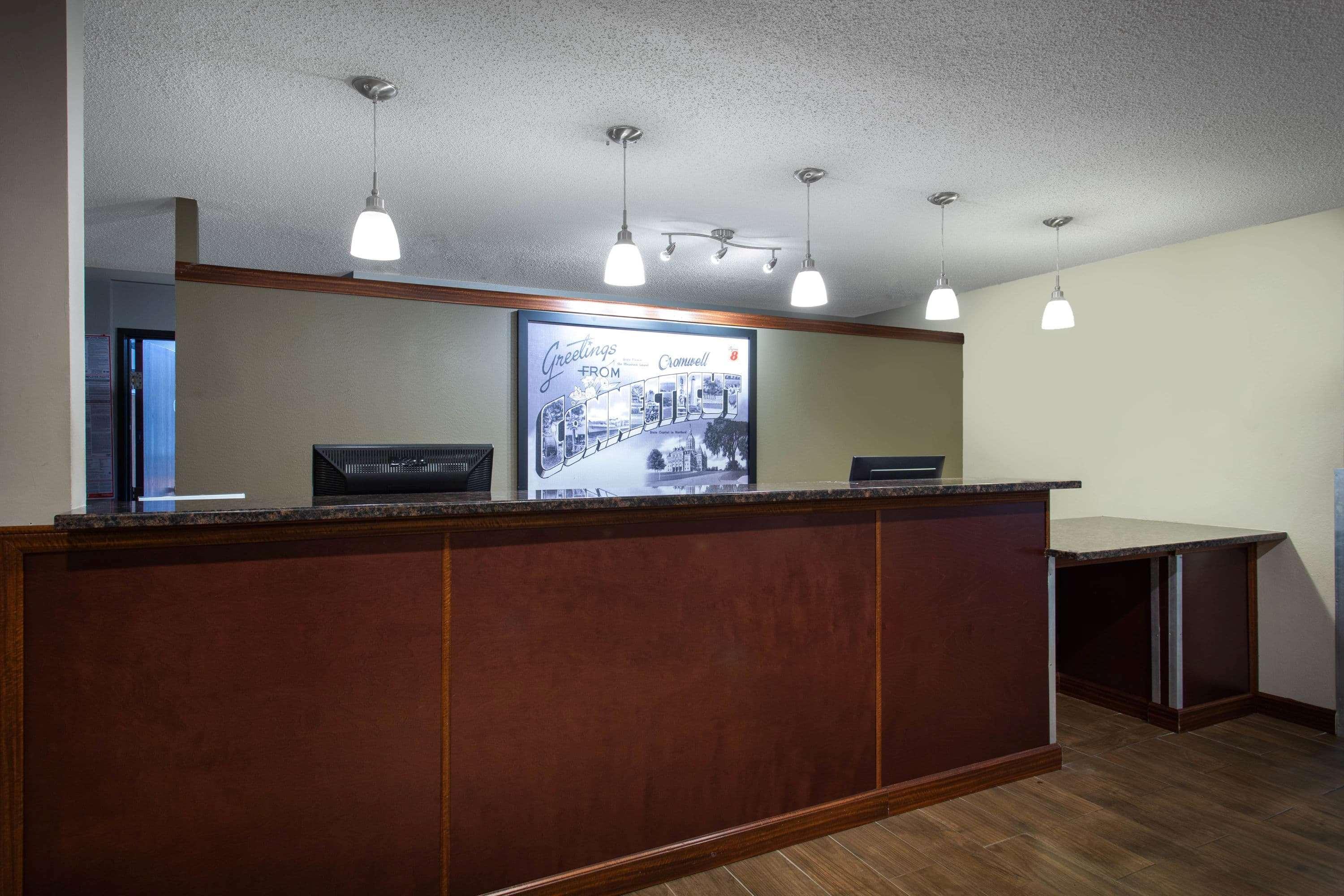 Super 8 By Wyndham Cromwell/Middletown Hotel Buitenkant foto