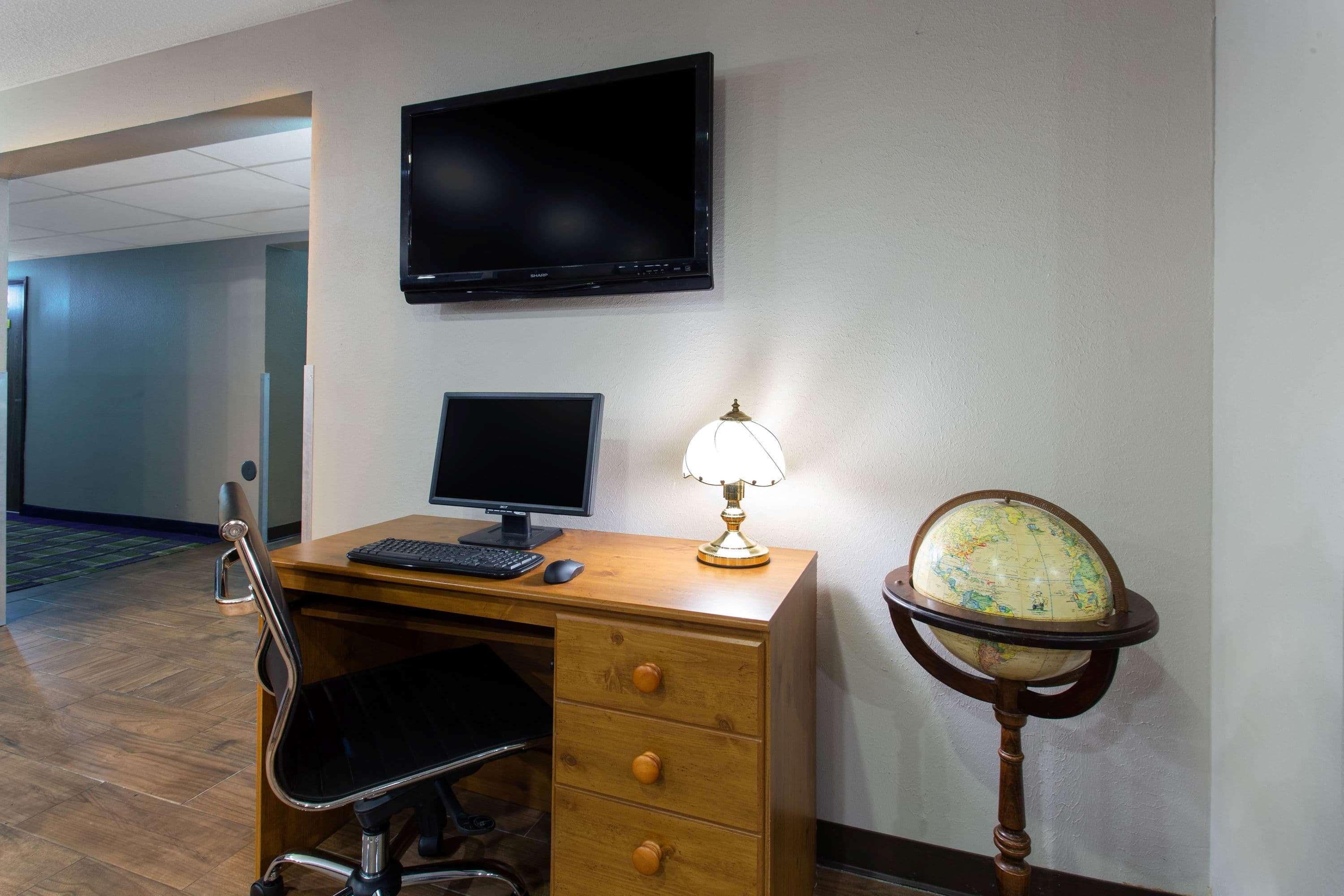 Super 8 By Wyndham Cromwell/Middletown Hotel Buitenkant foto