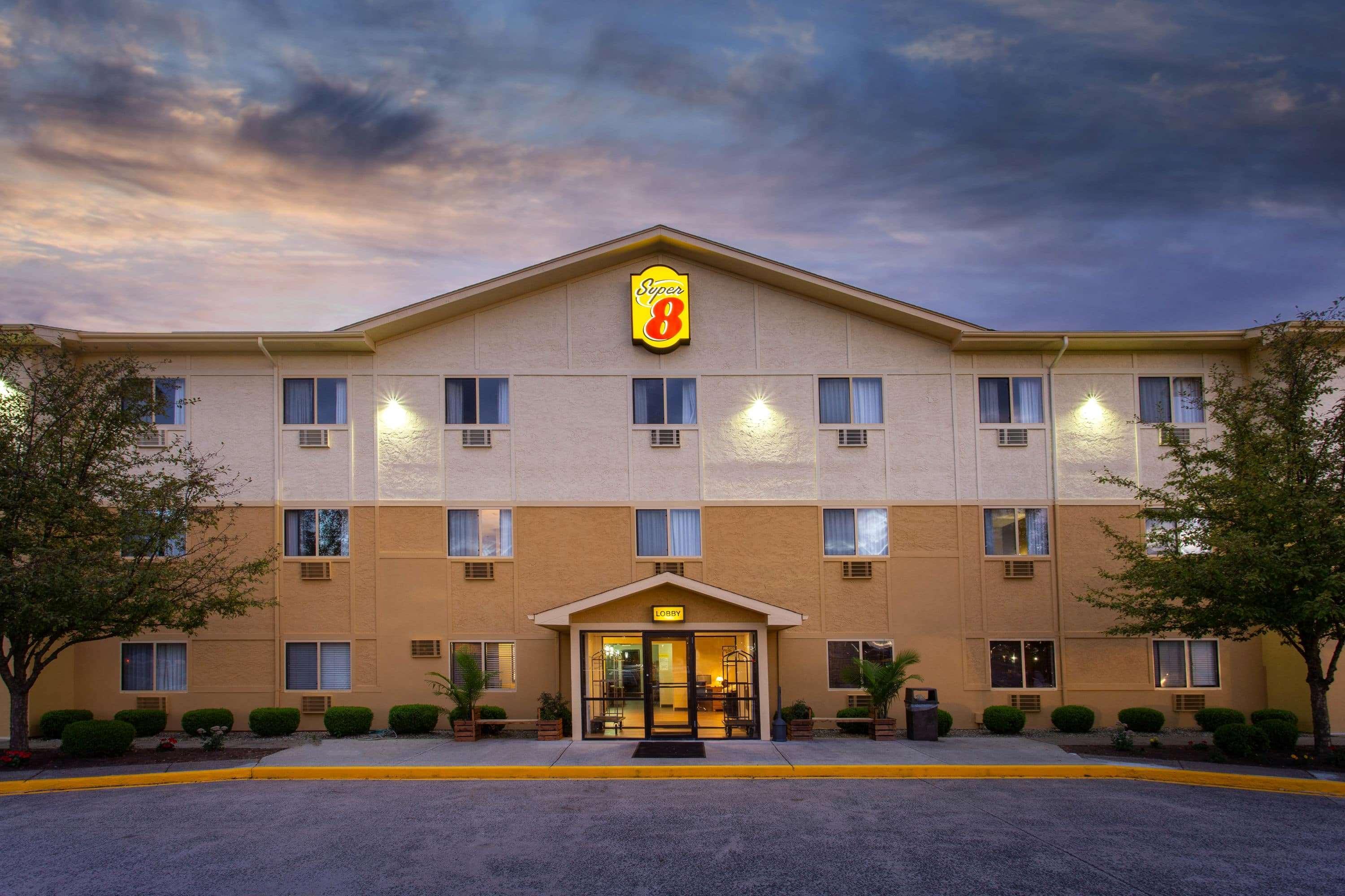 Super 8 By Wyndham Cromwell/Middletown Hotel Buitenkant foto