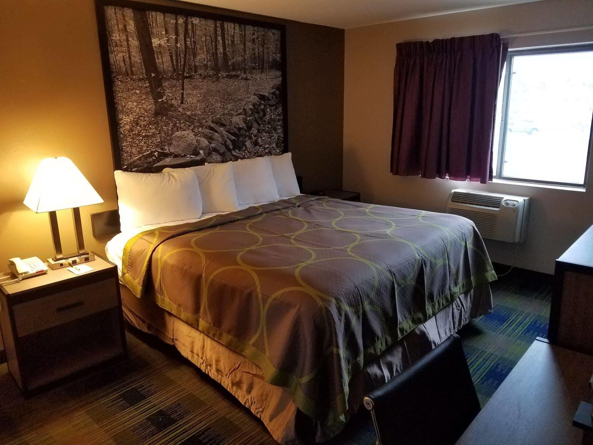 Super 8 By Wyndham Cromwell/Middletown Hotel Buitenkant foto